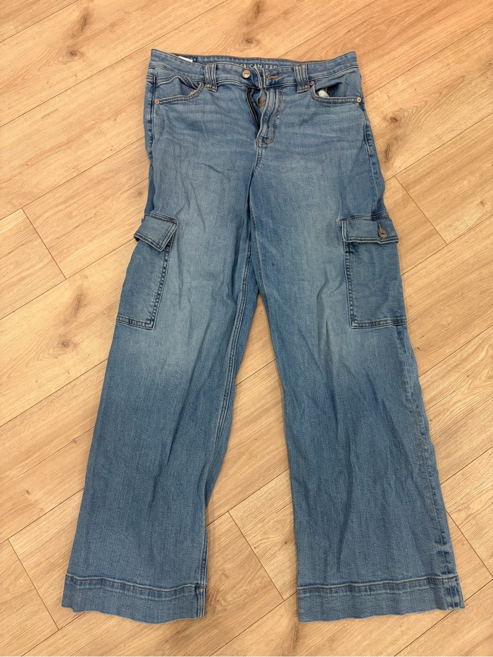 American Eagle Outfitters Light Blue Wide-Leg Cargo Jeans